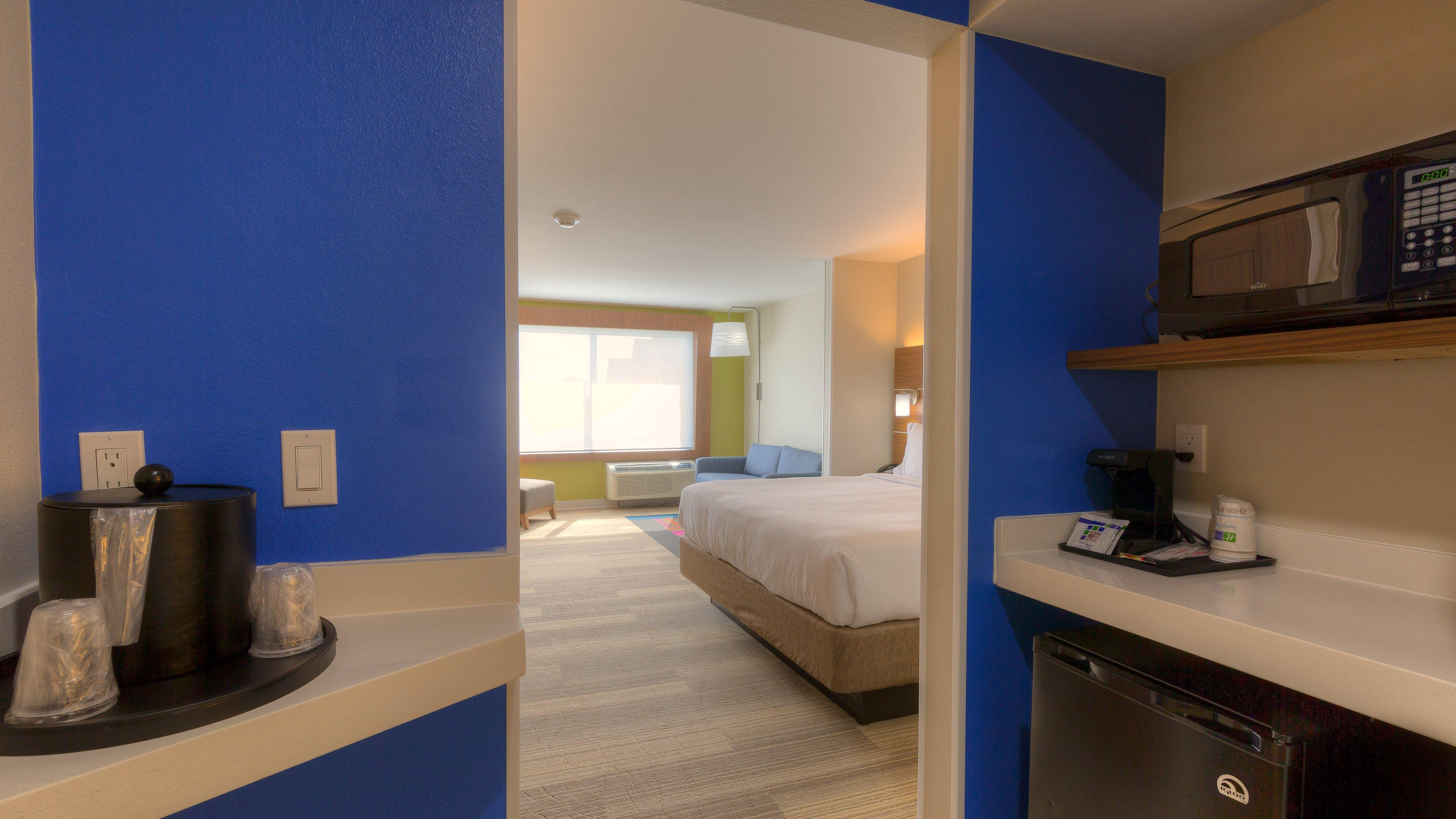 Holiday Inn Express & Suites Tulsa Midtown By Ihg Exterior foto